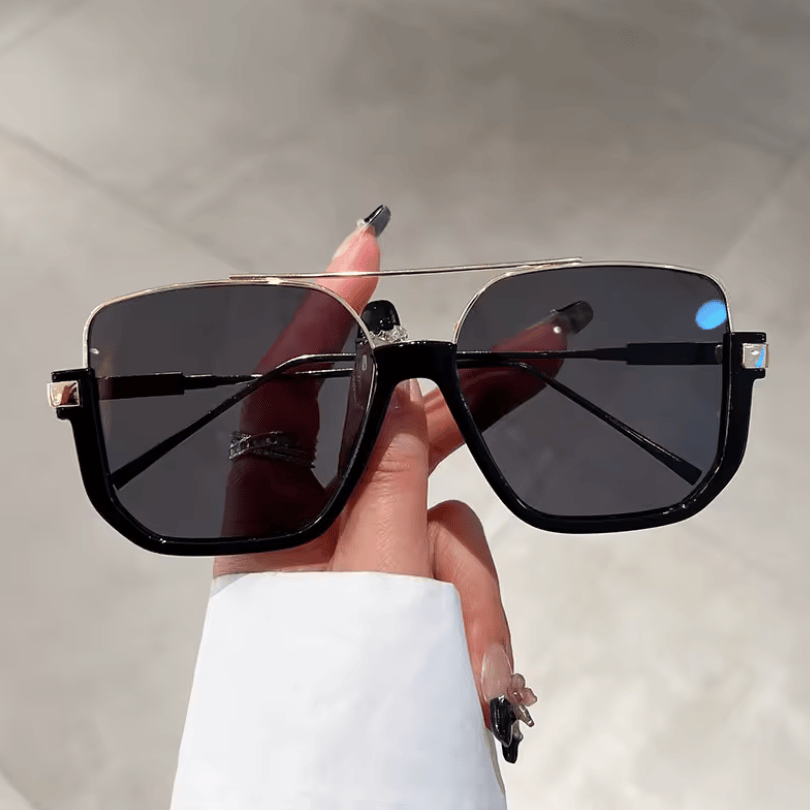 Swavor by Dreonte Black-Gold Face Card Frames™